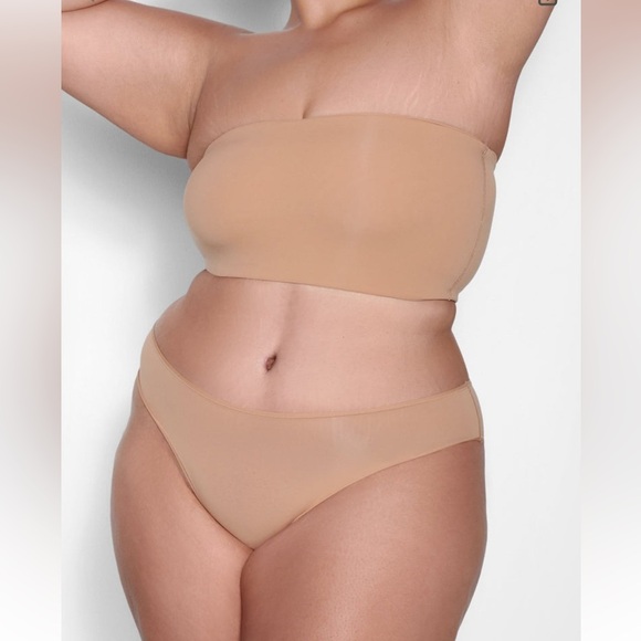 SKIMS Fits Everybody Bandeau Bra Top Nude Tan Strapless Size L Seamless NWT - Picture 2 of 10